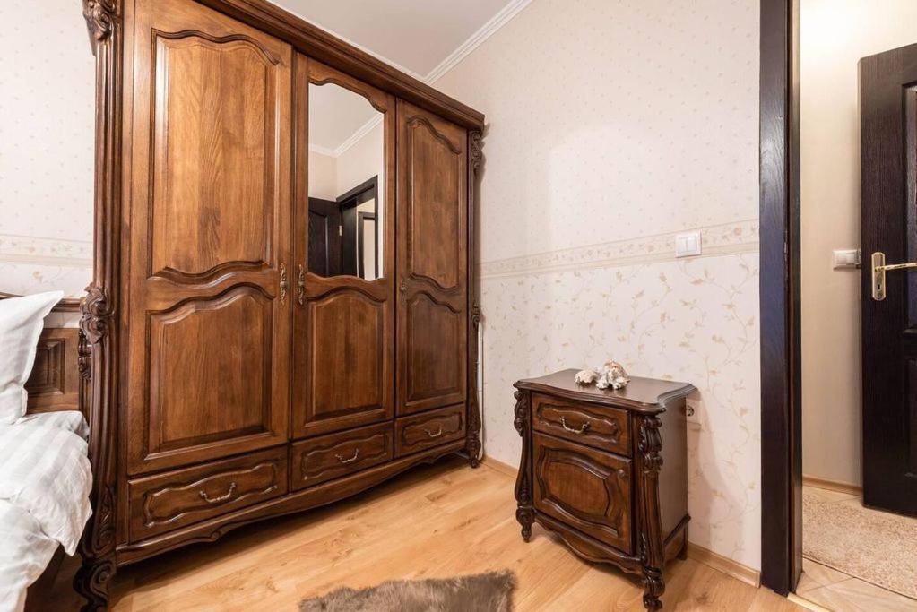 Vazov Residence , Two Bedroom Top Centre Apartment Варна Экстерьер фото