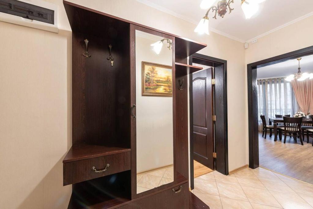 Vazov Residence , Two Bedroom Top Centre Apartment Варна Экстерьер фото