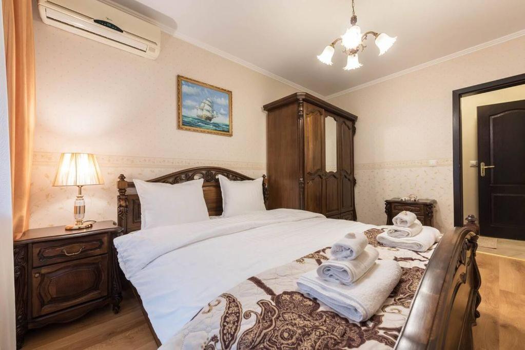 Vazov Residence , Two Bedroom Top Centre Apartment Варна Экстерьер фото