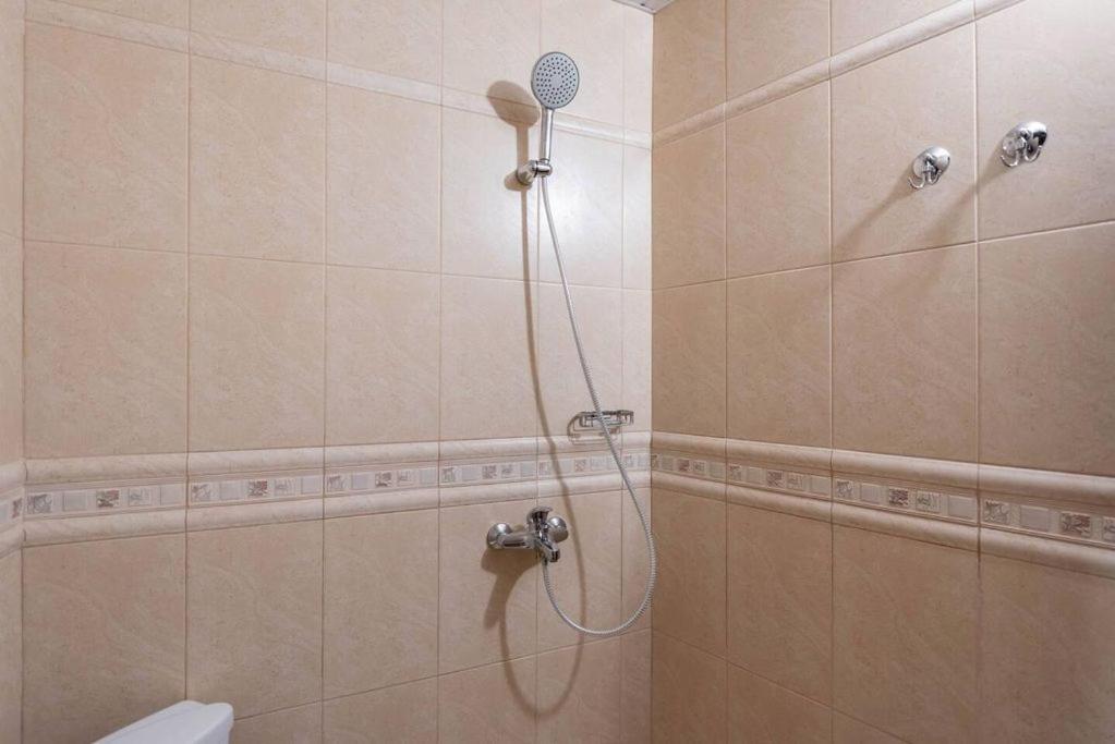 Vazov Residence , Two Bedroom Top Centre Apartment Варна Экстерьер фото