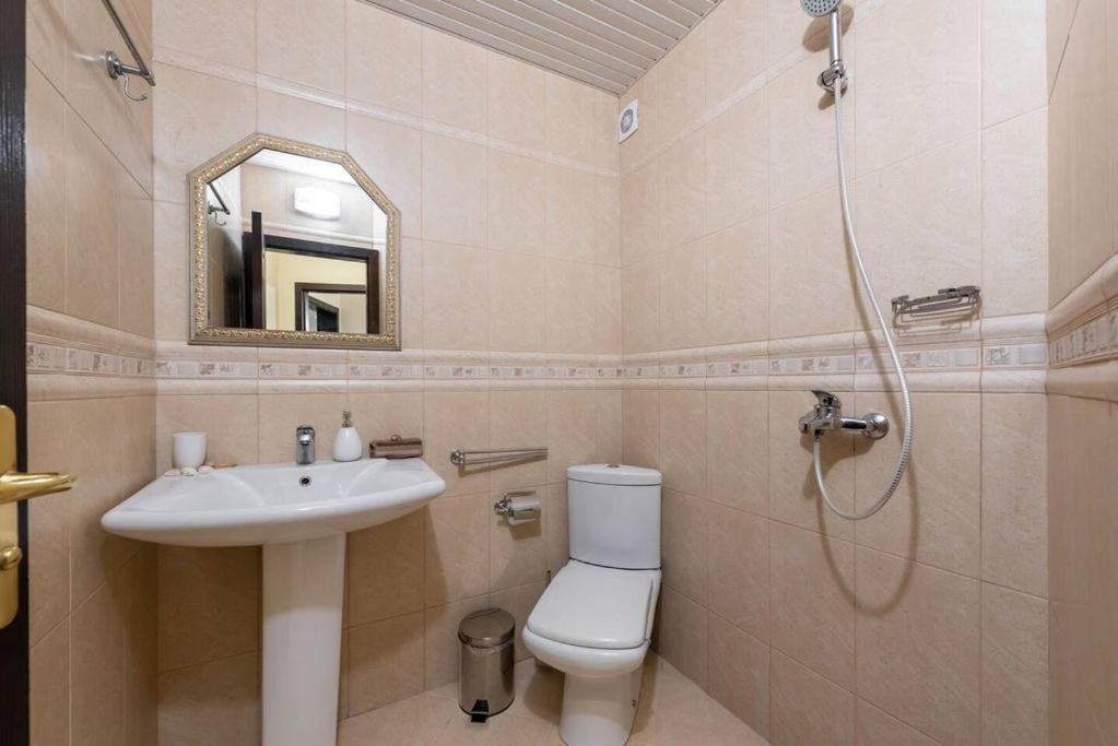 Vazov Residence , Two Bedroom Top Centre Apartment Варна Экстерьер фото