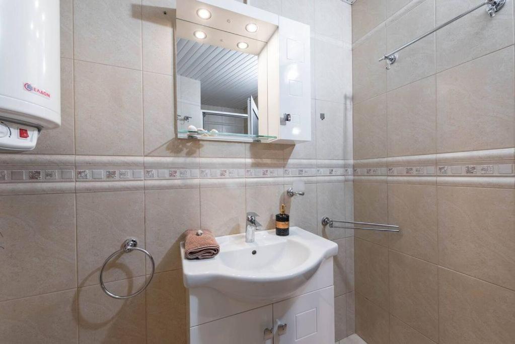 Vazov Residence , Two Bedroom Top Centre Apartment Варна Экстерьер фото
